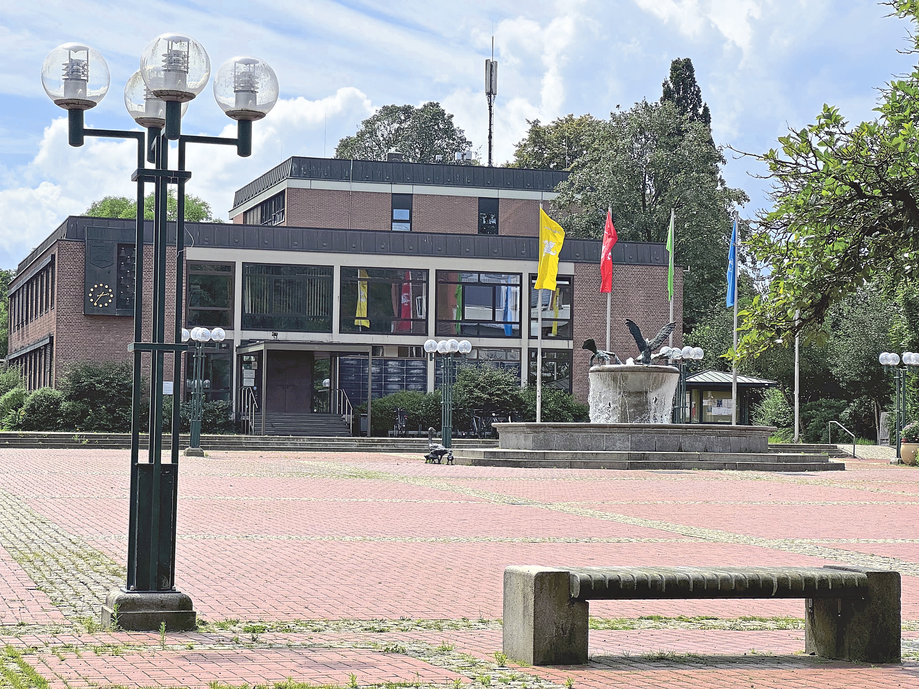 Rathaus und Rathausplatz in Munster
